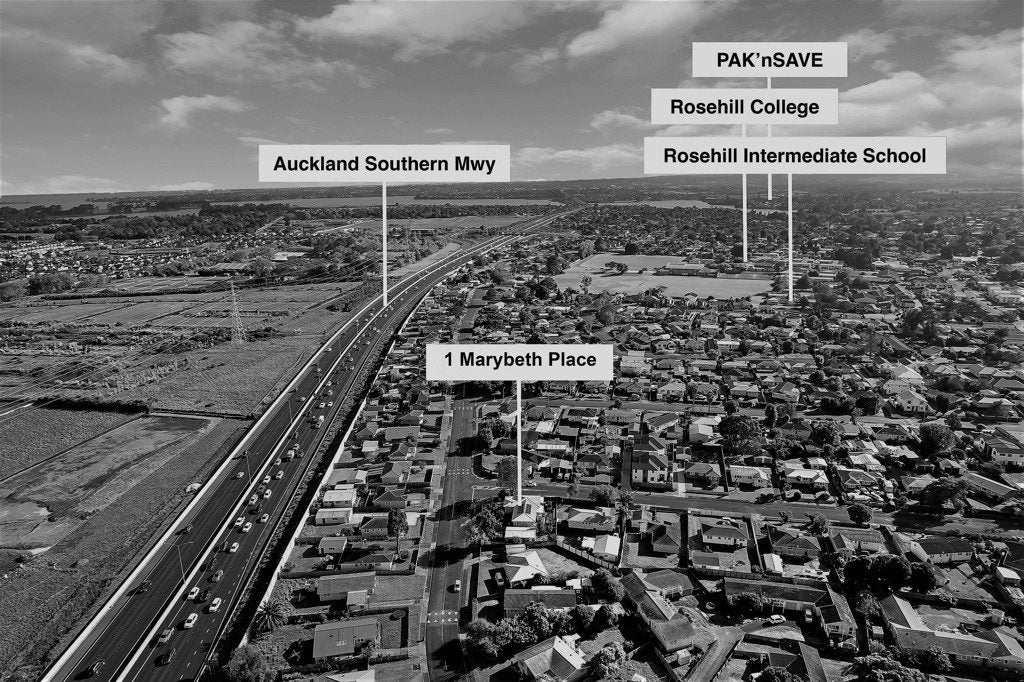 1 Marybeth Place, Rosehill, Papakura - Carousel 29