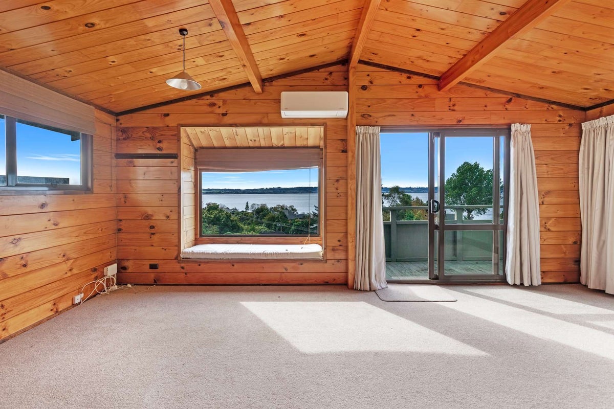 6 Aries Place, Kawaha Point, Rotorua - Carousel 2