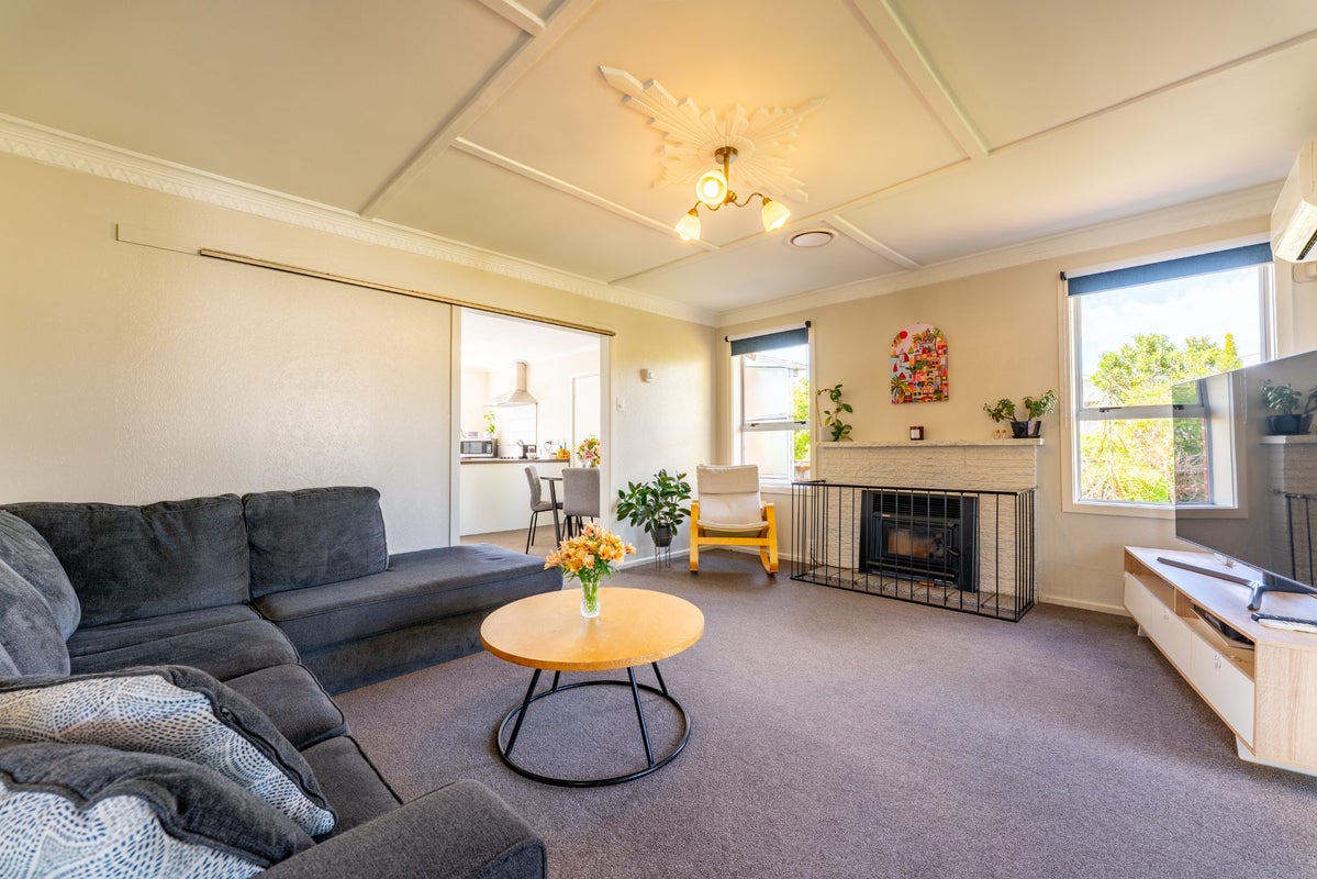 69 Mountain View Road, Glenwood, Timaru - Carousel 2