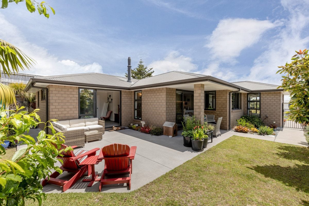 13 Island View Heights, Coastlands, Whakatane - Carousel 1