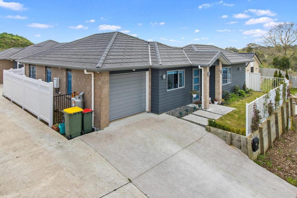 7 Soo Yong Place, Glenview, Hamilton - Carousel 1
