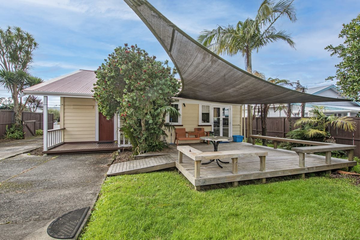 8 Bernard Street, Avenues, Whangarei - Carousel 2