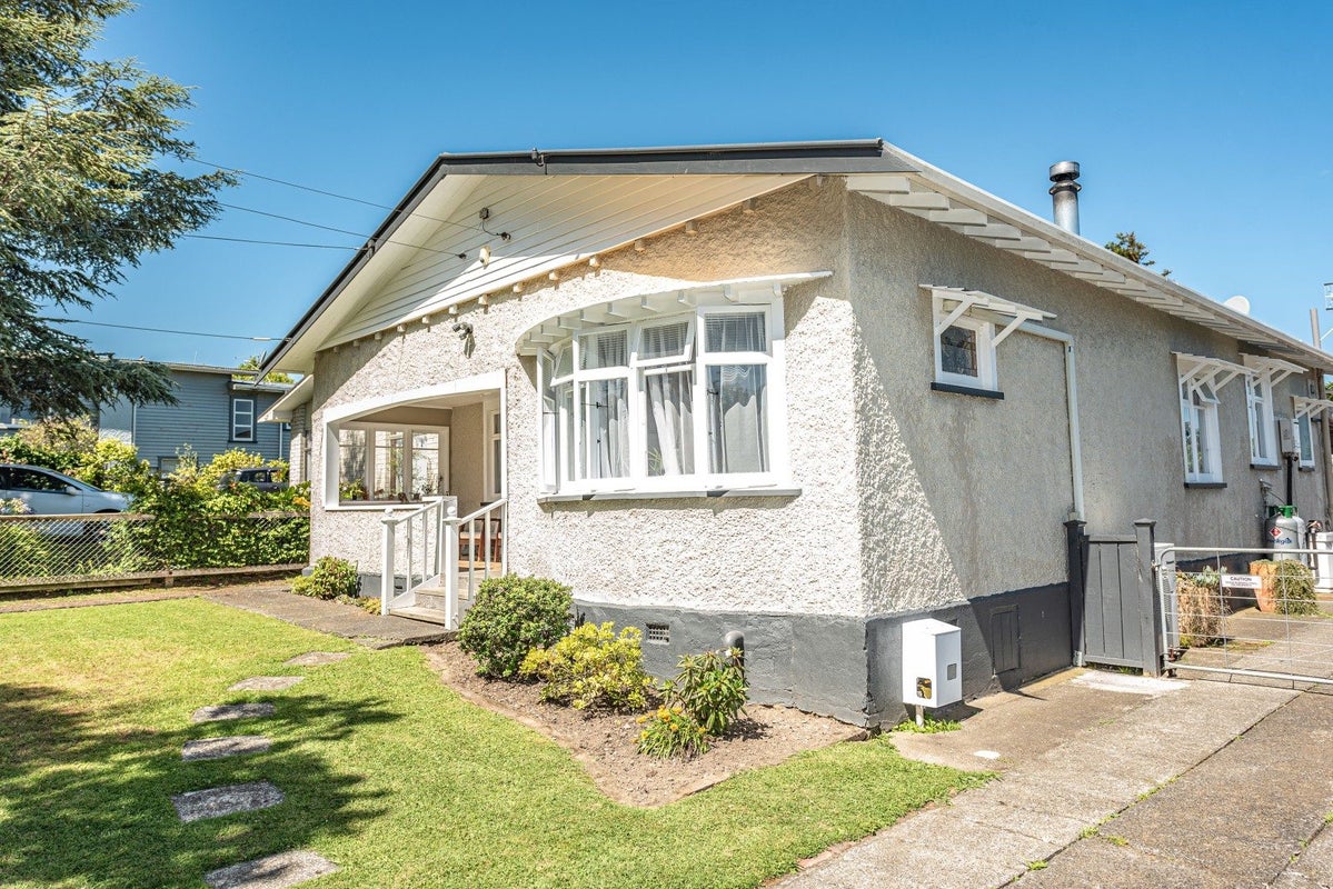 23 Plunket Street, Durie Hill, Whanganui - Carousel 2