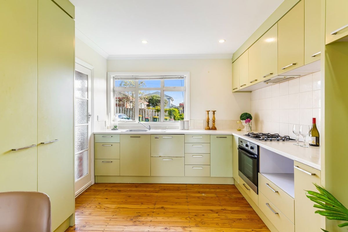 1/101 Nelson Street, Howick, Auckland - Carousel 2
