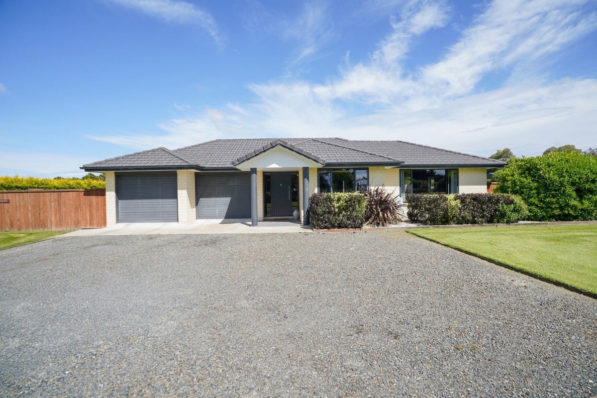 170 Oreti Road, Otatara - Carousel 1
