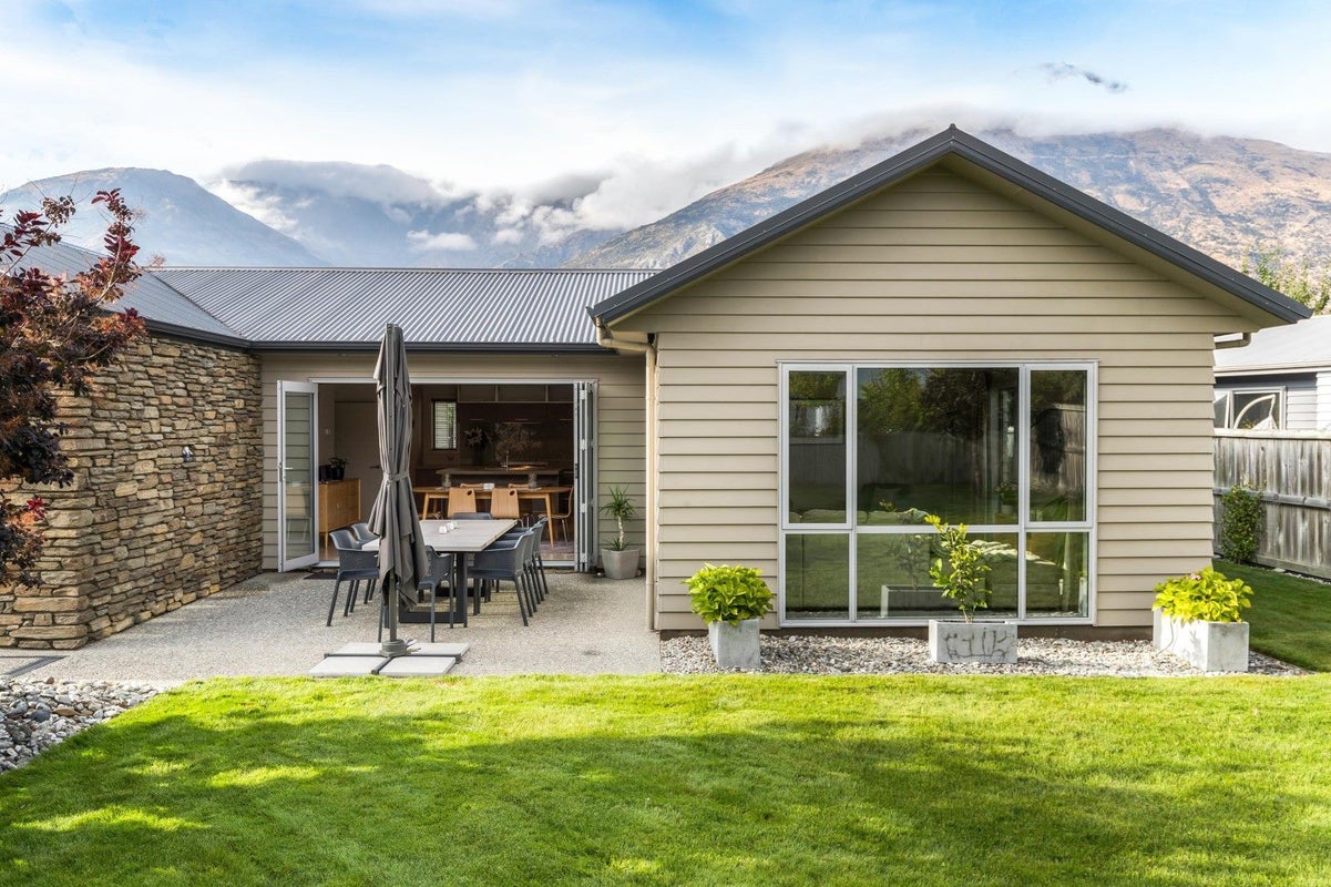 65 Erskine Street, Lake Hayes, Queenstown - Carousel 1
