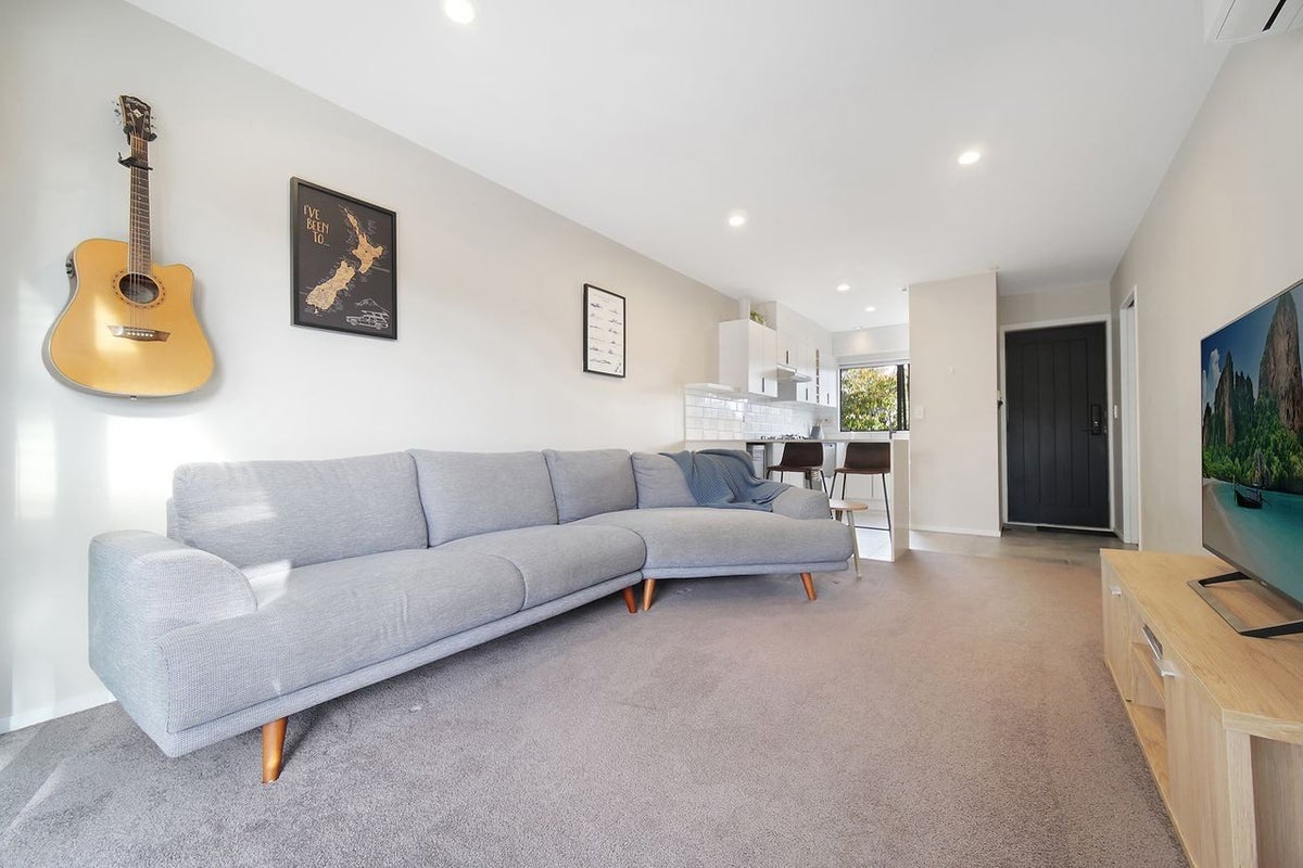 14 Puma Drive, Golflands, Auckland - Carousel 1