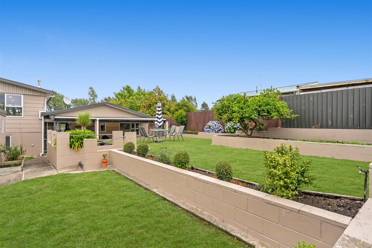 136 Rimu Street, Maeroa, Hamilton - Carousel 1