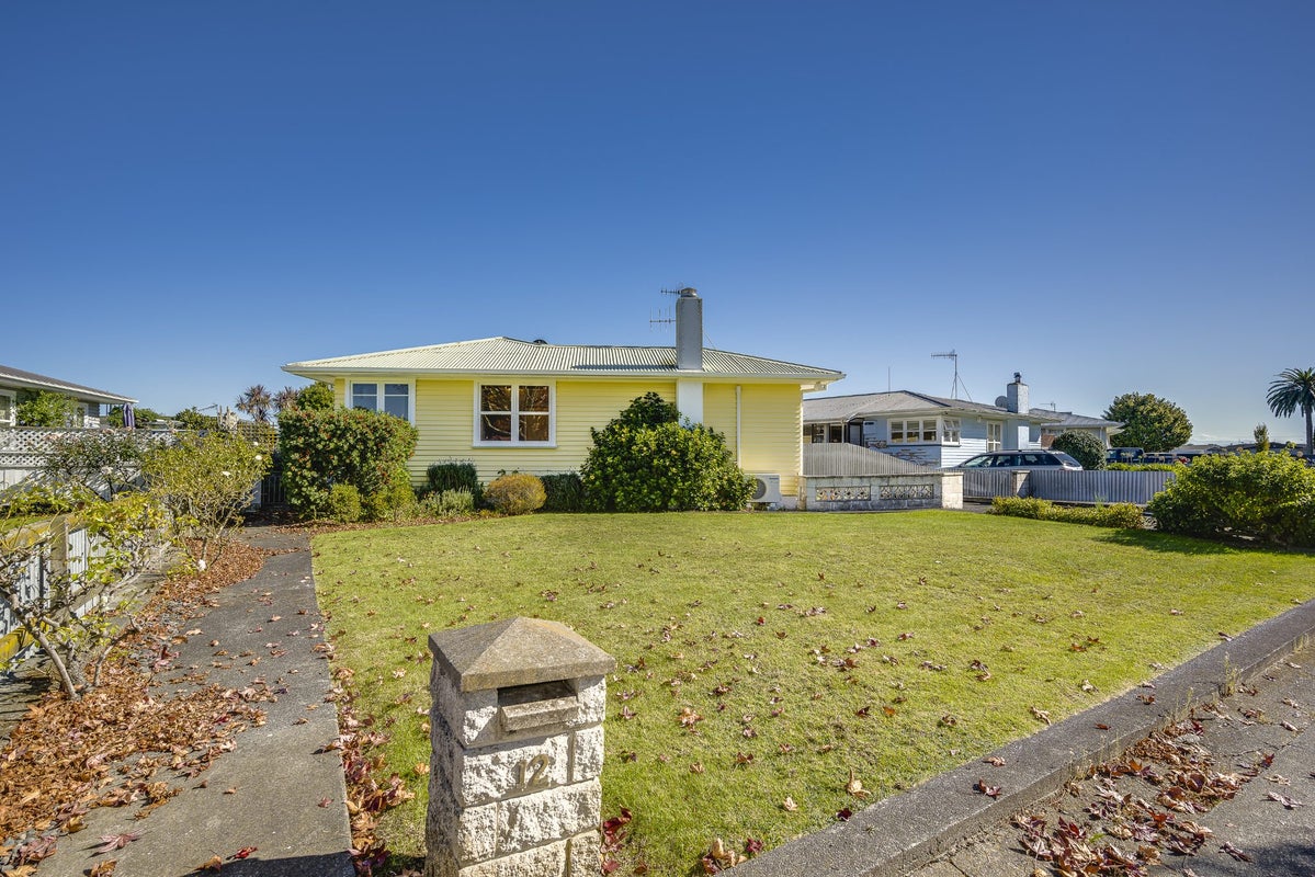 12 Bill Hercock Street, Pirimai, Napier - Carousel 1