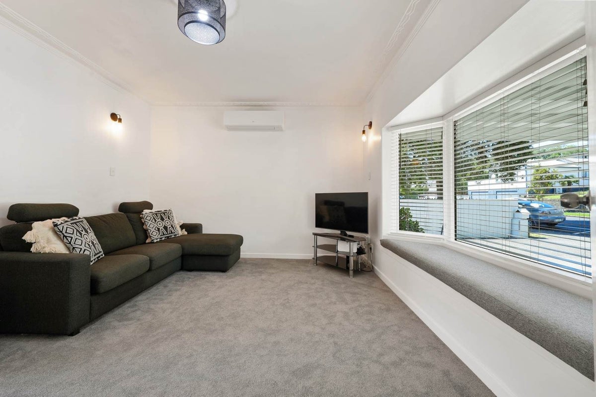 22 Robert Street, Ellerslie, Auckland - Carousel 2