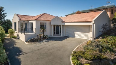 10 Ennerdale Row, Westmorland, Christchurch - Carousel 1
