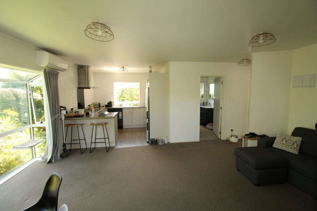 59 Avonleigh Road, Green Bay, Auckland - Carousel 2