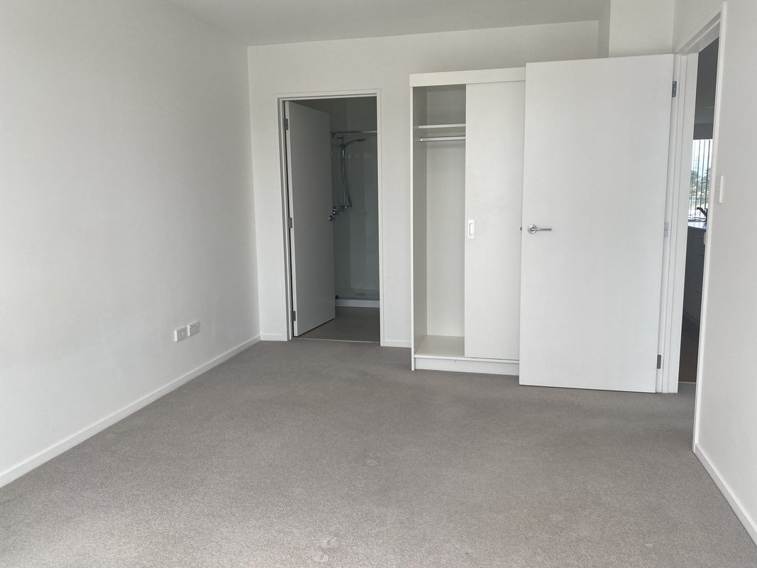 8 Thompson Park Road, Mount Wellington, Auckland - Carousel 3