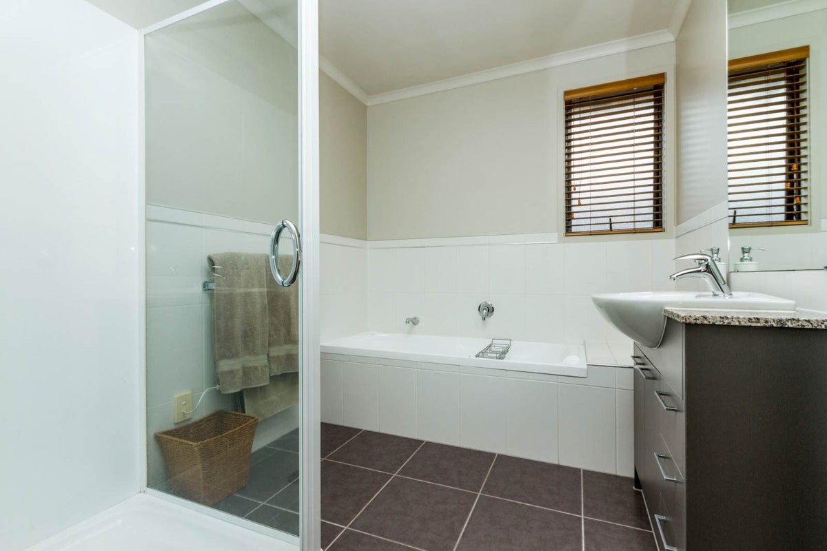18 Greenbough Lane, Greenhithe, Auckland - Carousel 15