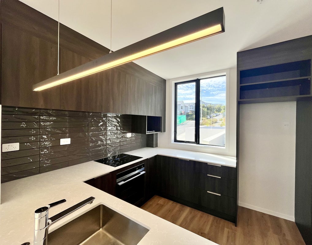 1/28 Pennant Street, Long Bay, Auckland - Carousel 1