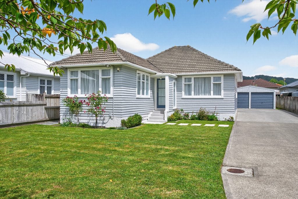 7 Fitzherbert Road, Wainuiomata, Lower Hutt - Carousel 1
