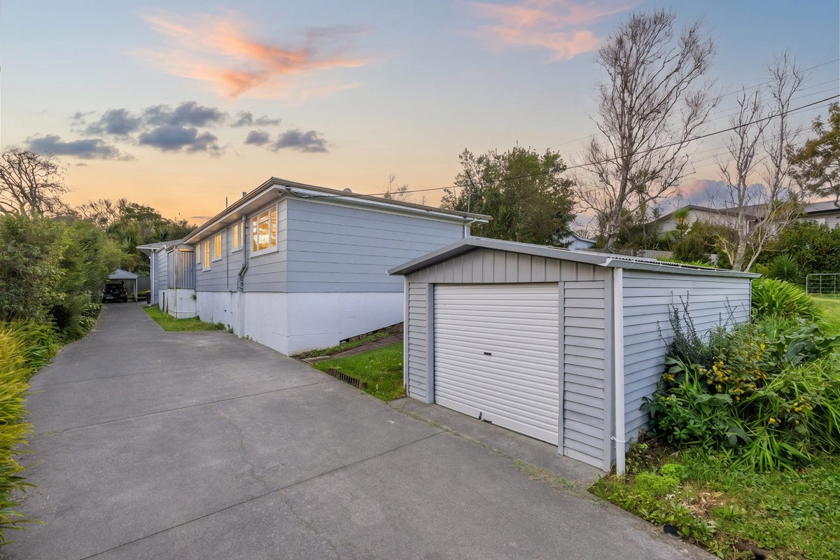 1/25 Peach Road, Glenfield, Auckland - Carousel 2