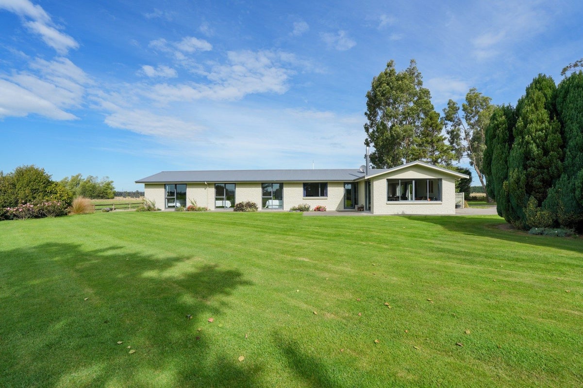 239 Pomona Road East, Makarewa, Invercargill - Carousel 1
