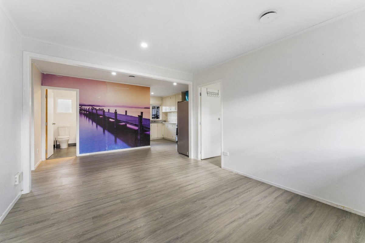 2/15 Waterview Road West, Takanini, Auckland - Carousel 2