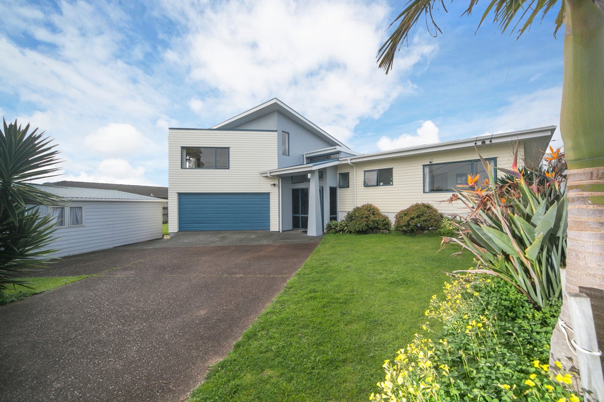 34 Boyd Avenue, Mangere Bridge, Auckland - Carousel 1