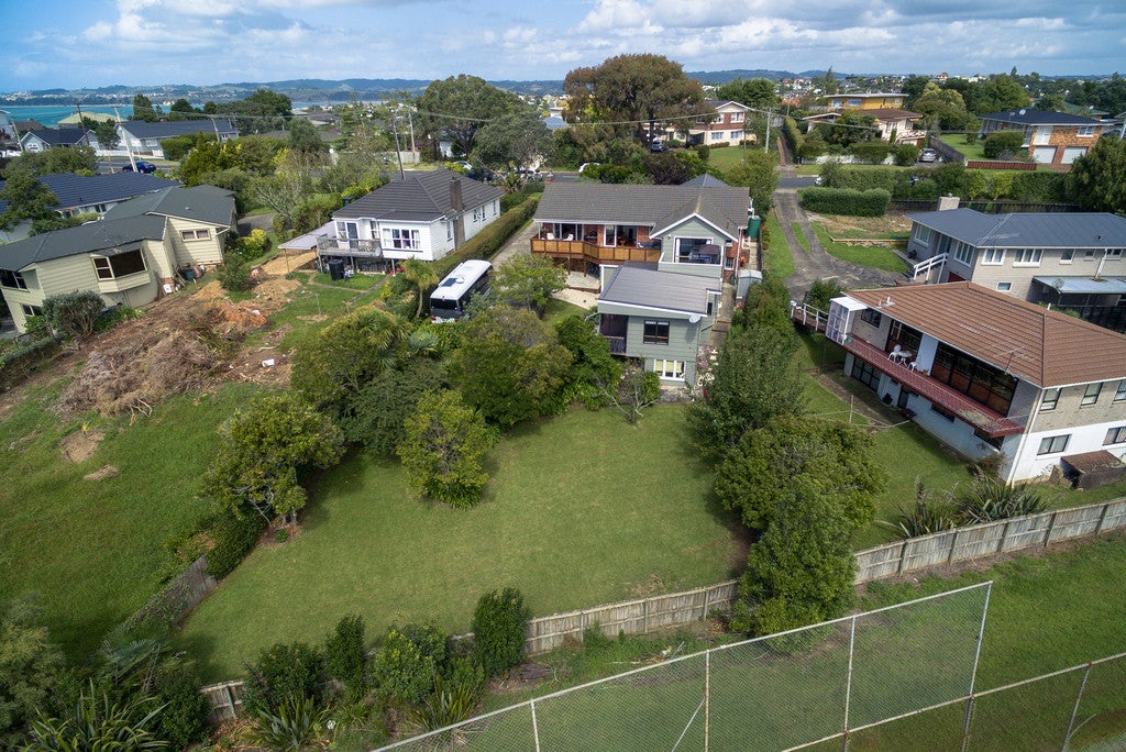 20 Litten Road, Cockle Bay, Auckland - Carousel 26