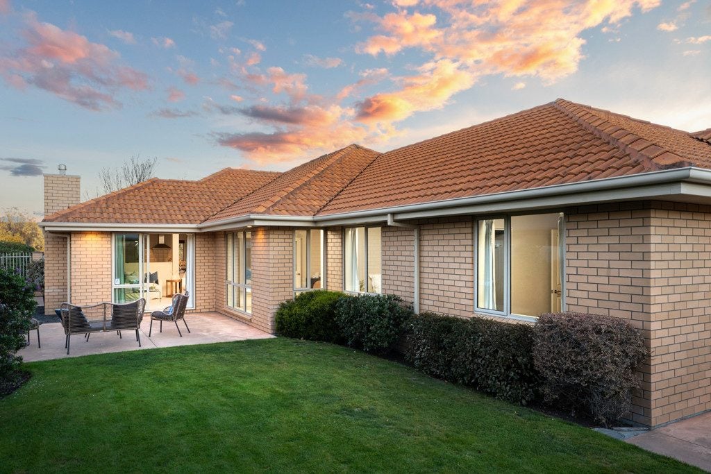 8 Bayliss Close, Northwood, Christchurch - Carousel 2