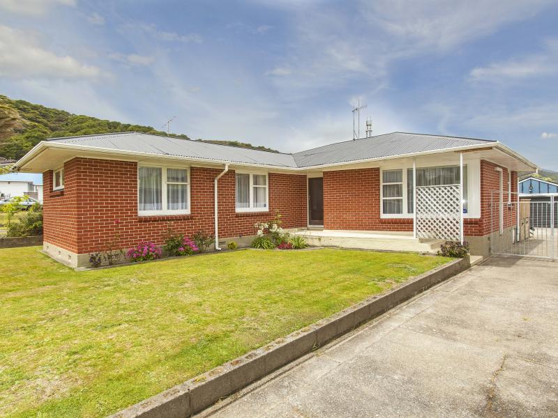 24 Wright Street, Wainuiomata, Lower Hutt - Carousel 1