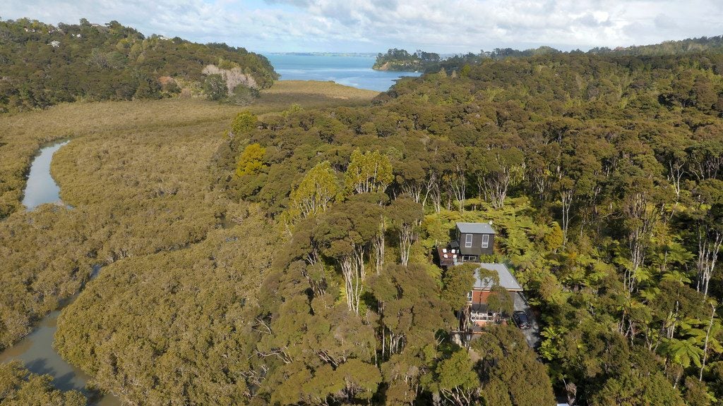 25 Landing Road, Titirangi, Auckland - Carousel 6
