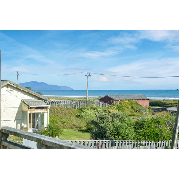 92A Marine Parade, Otaki Beach, Otaki - Carousel 1