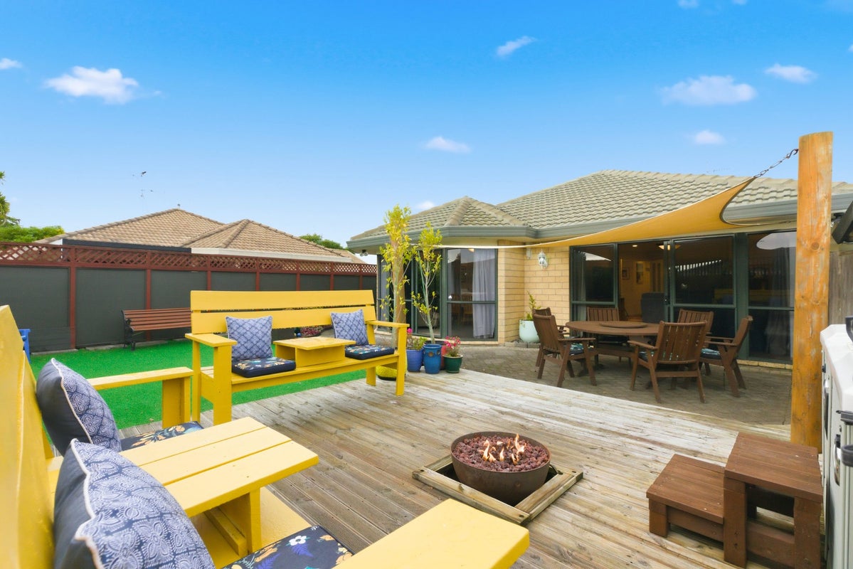 35 Ocean Crest, Papamoa Beach, Papamoa - Carousel 1