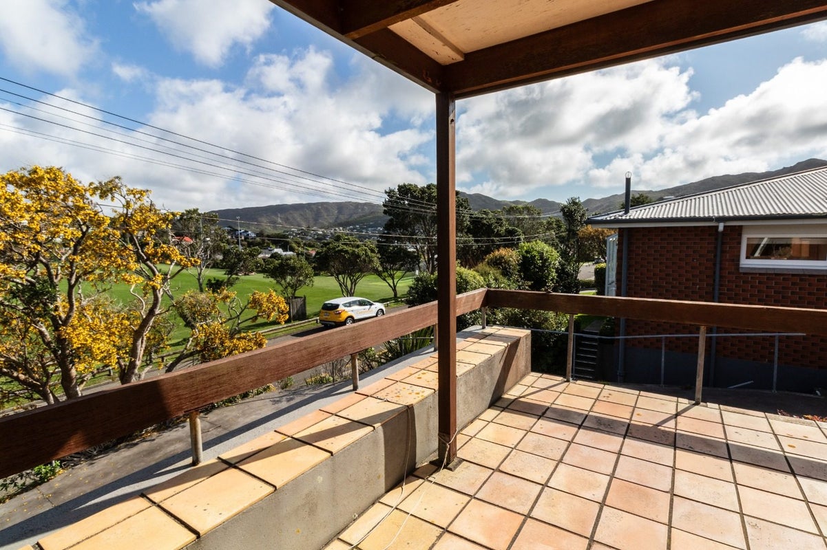 39 Lucknow Terrace, Khandallah, Wellington - Carousel 2