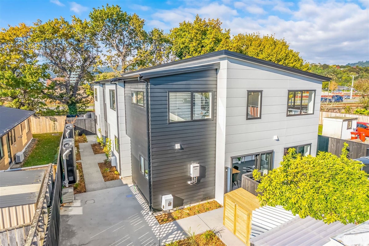 24C Palmer Crescent, Silverstream, Upper Hutt - Carousel 1
