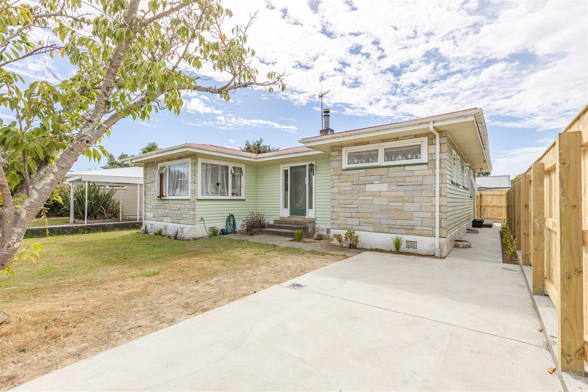 10 Lancaster Street, Highbury, Palmerston North - Carousel 1