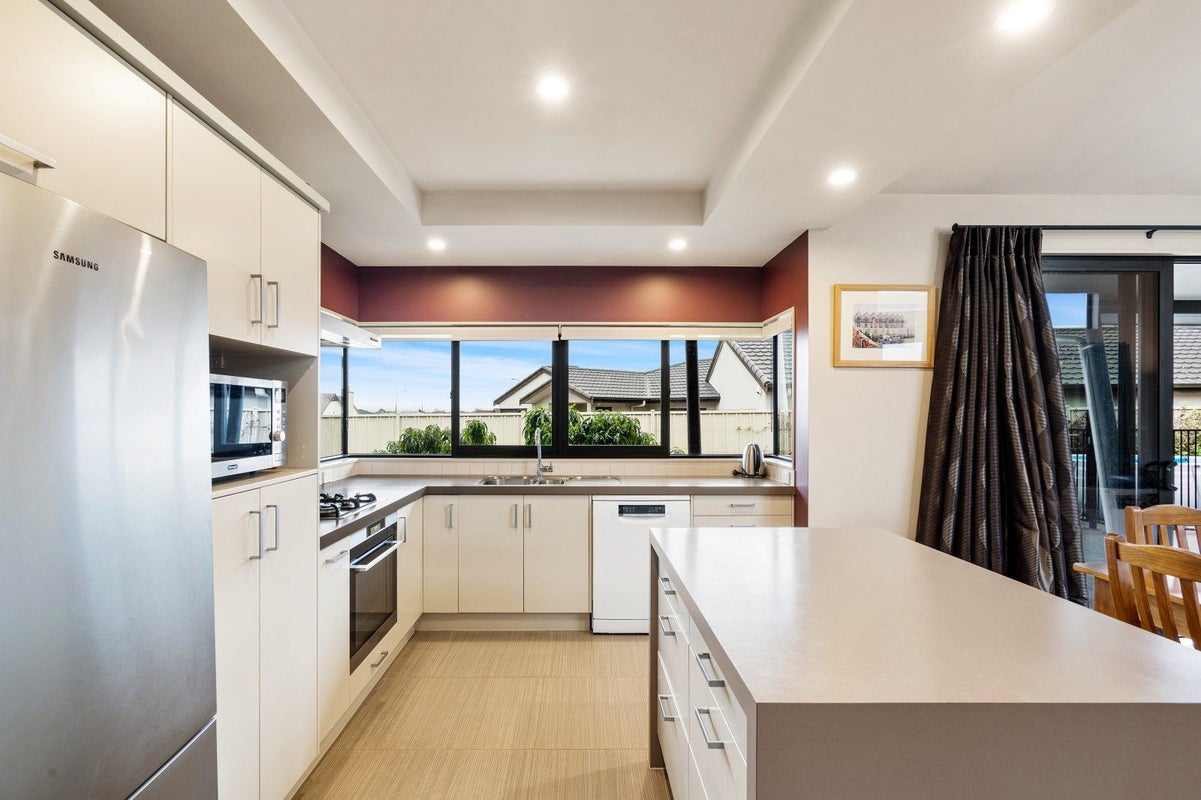 93 Russell Robertson Drive, Havelock North, Havelock North - Carousel 2