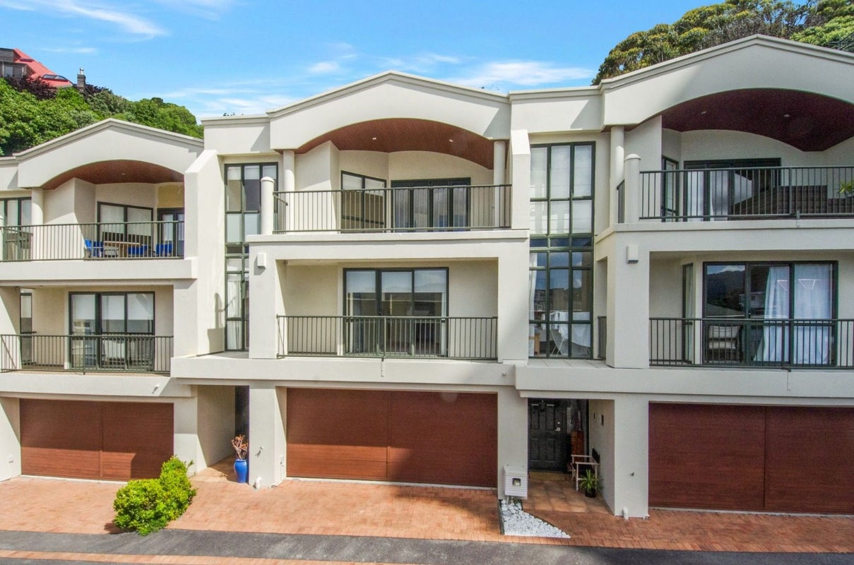 10/22 Oriental Terrace, Oriental Bay, Wellington - Carousel 2