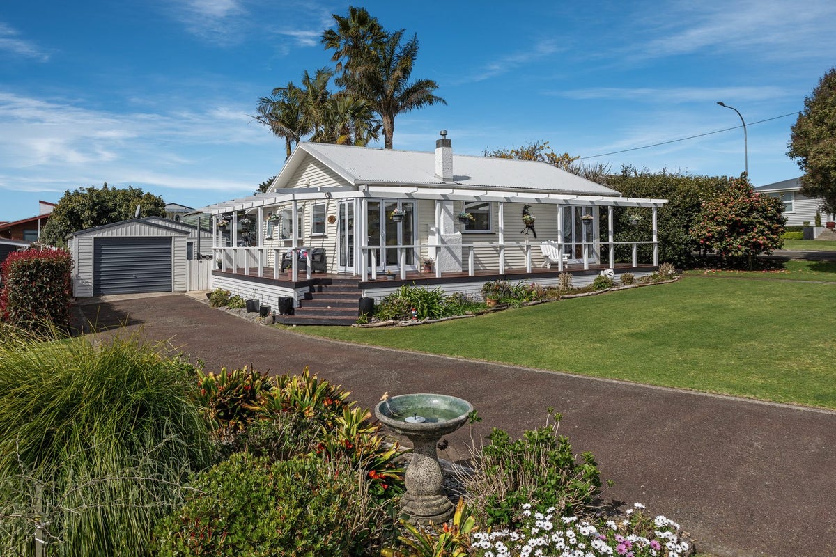 18 View Road, Opotiki, Opotiki - Carousel 1