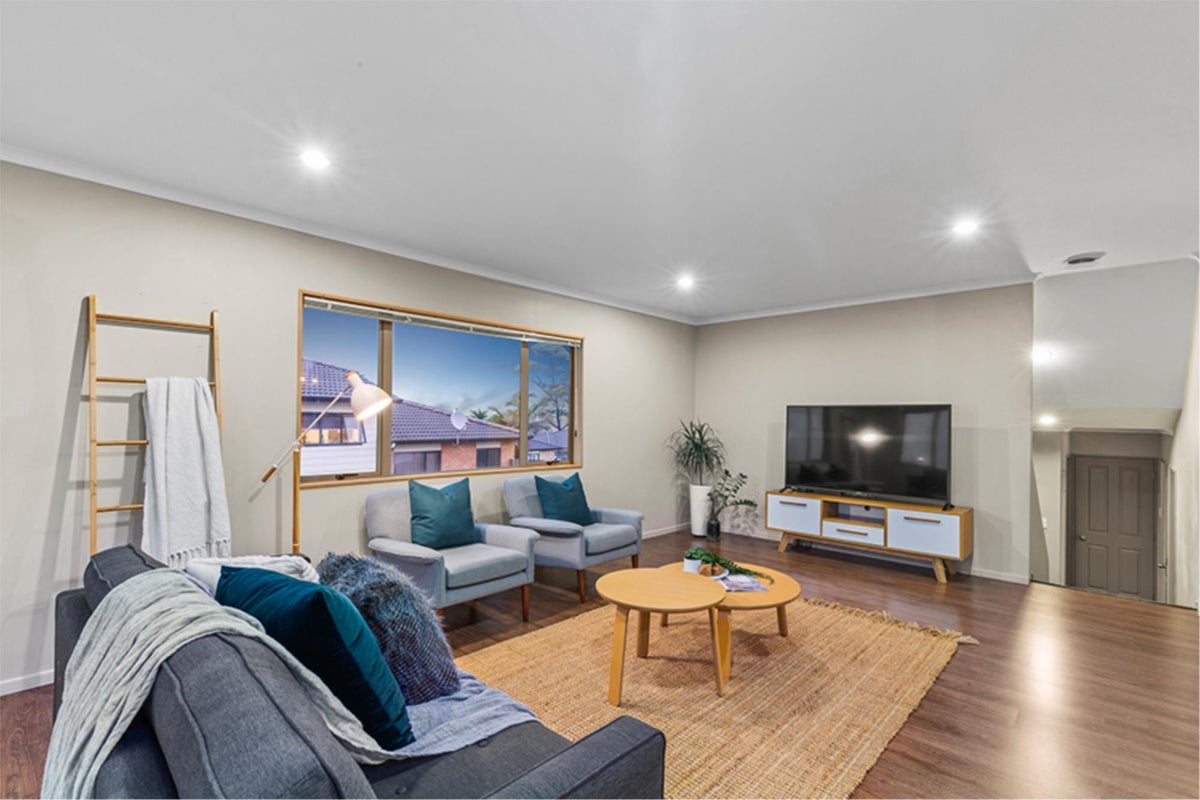 12 Gordon Stanley Drive, Massey, Auckland - Carousel 2