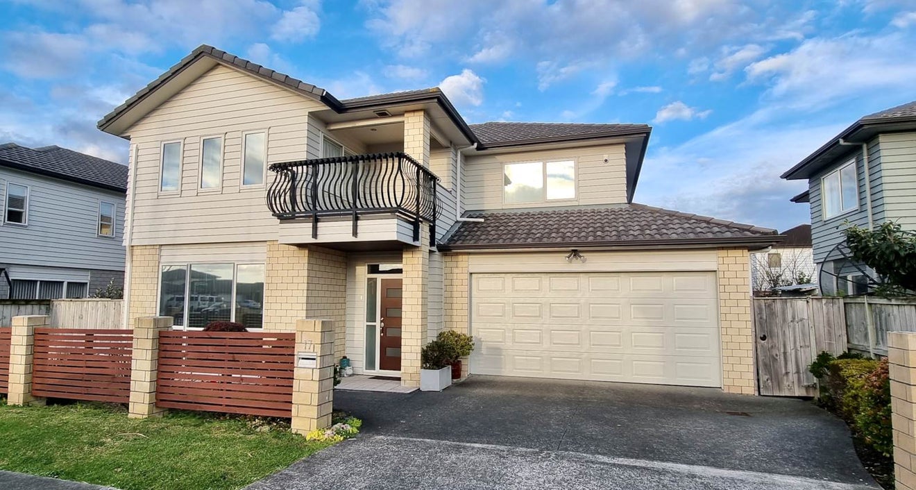 17 Arranmore Drive, Flat Bush, Auckland - Carousel 2