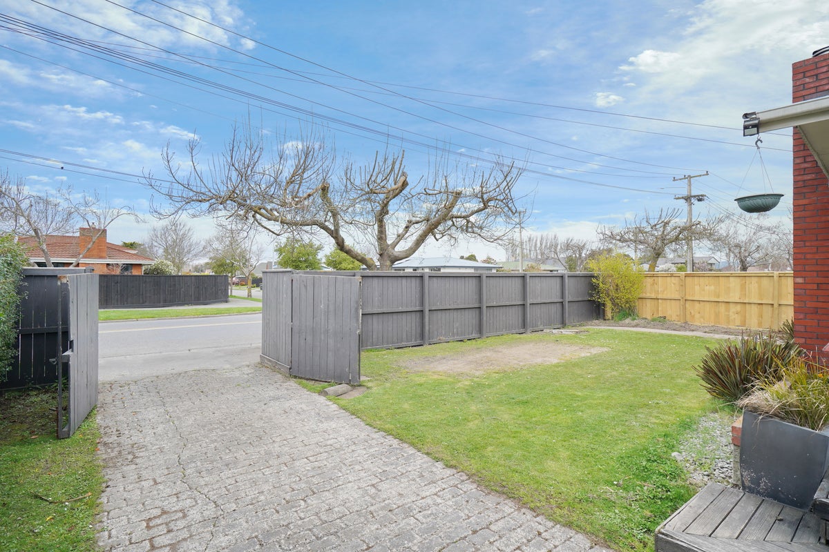 195 Grimseys Road, Redwood, Christchurch - Carousel 20