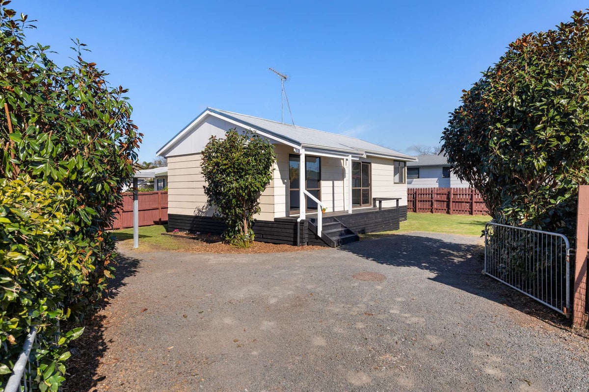 67A Kahikatea Drive, Melville, Hamilton - Carousel 16