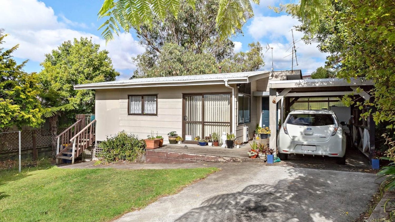 16 Deverell Place, Northcross, Auckland - Carousel 1