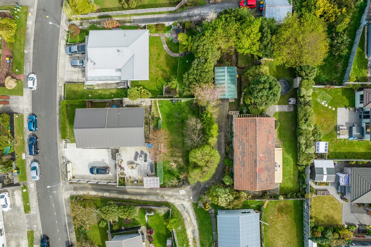 12 Thimble Lane, Whitby, Porirua - Carousel 28