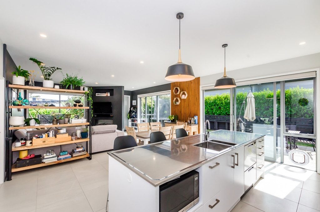 49 Ara Hereke, Waikanae, Waikanae - Carousel 2