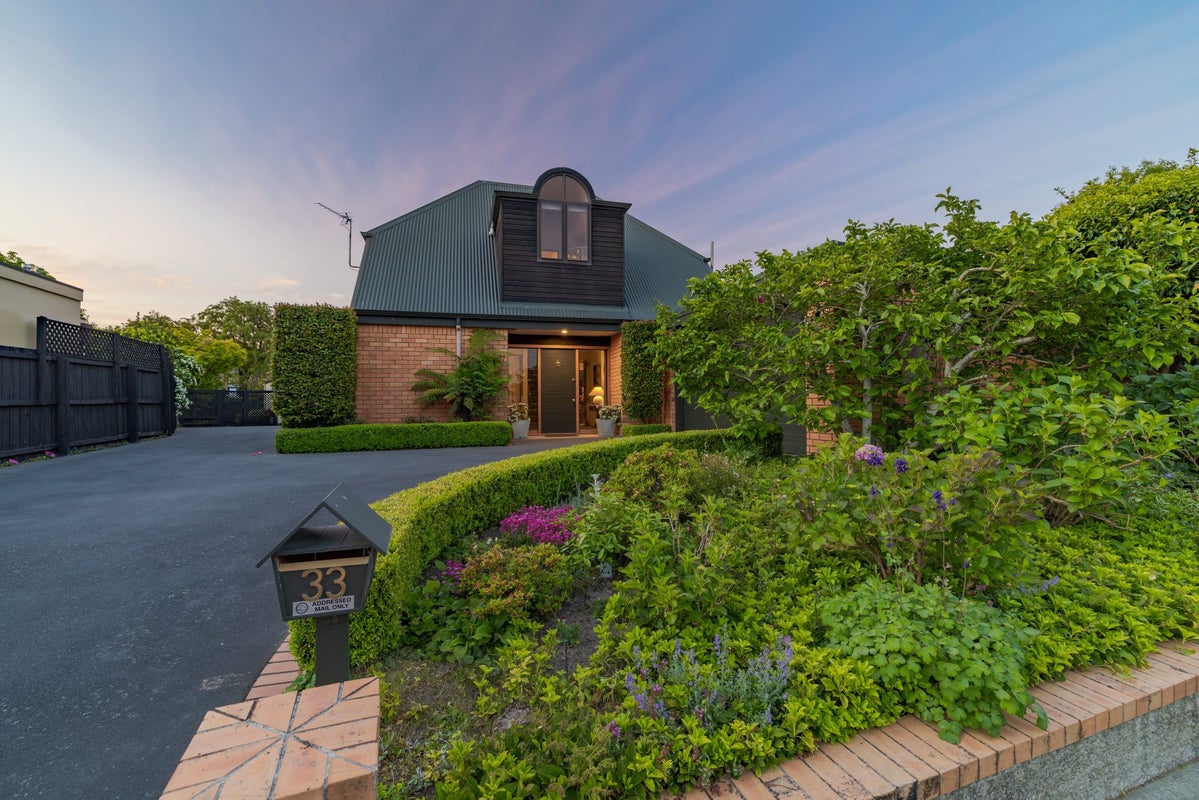 33 McDougall Avenue, St Albans, Christchurch - Carousel 27