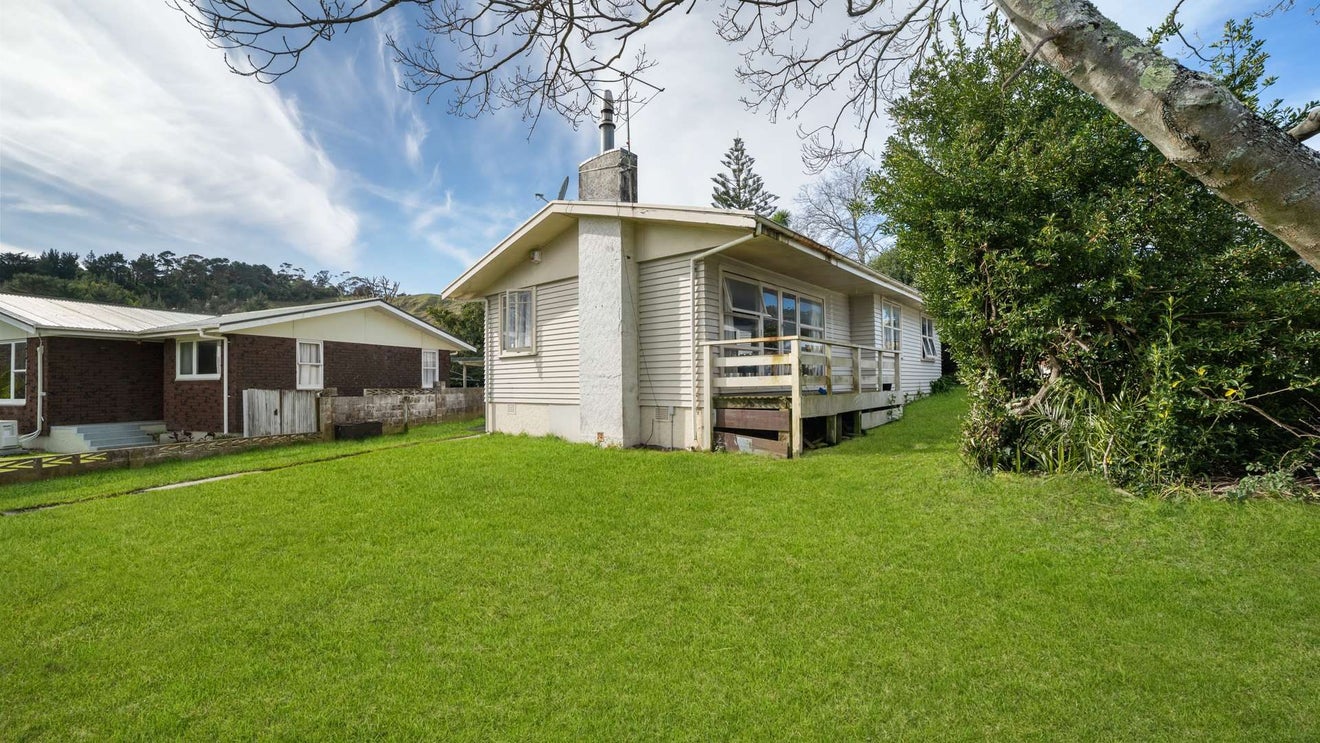 53 Lyell Road, Outer Kaiti, Gisborne - Carousel 1