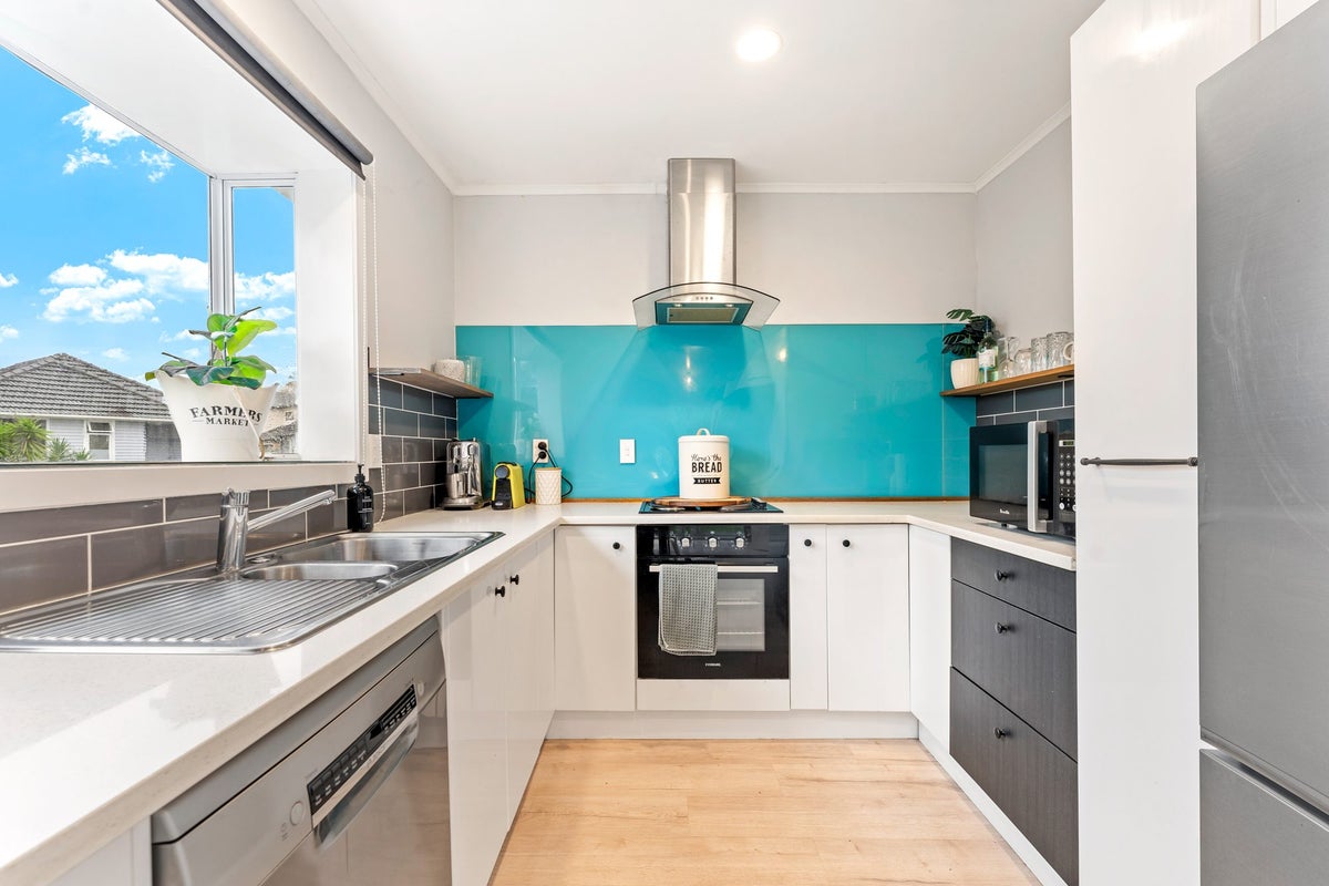 921 Whangaparaoa Road, Manly, Whangaparaoa - Carousel 1