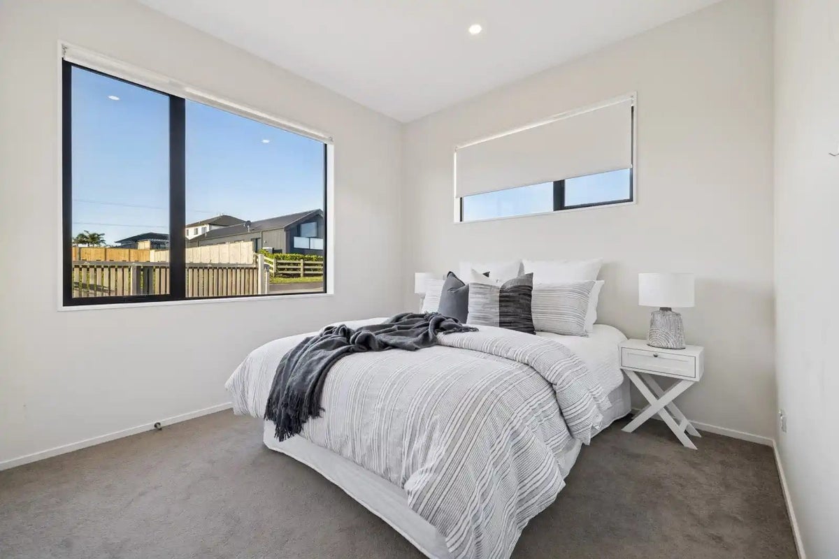 5 Byron Drury Way, Riverhead, Riverhead - Carousel 1