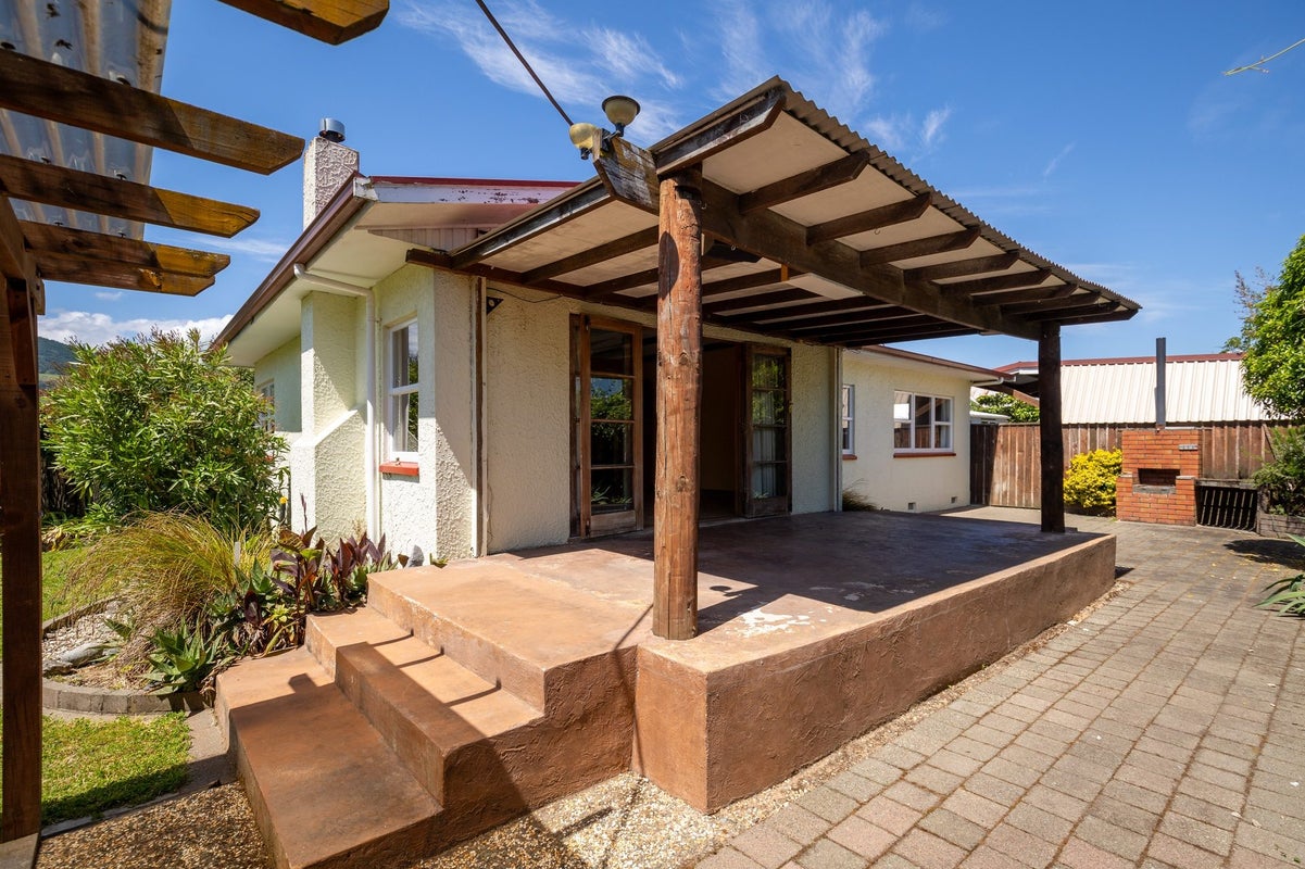 240 Ranzau Road, Hope, Richmond - Carousel 2
