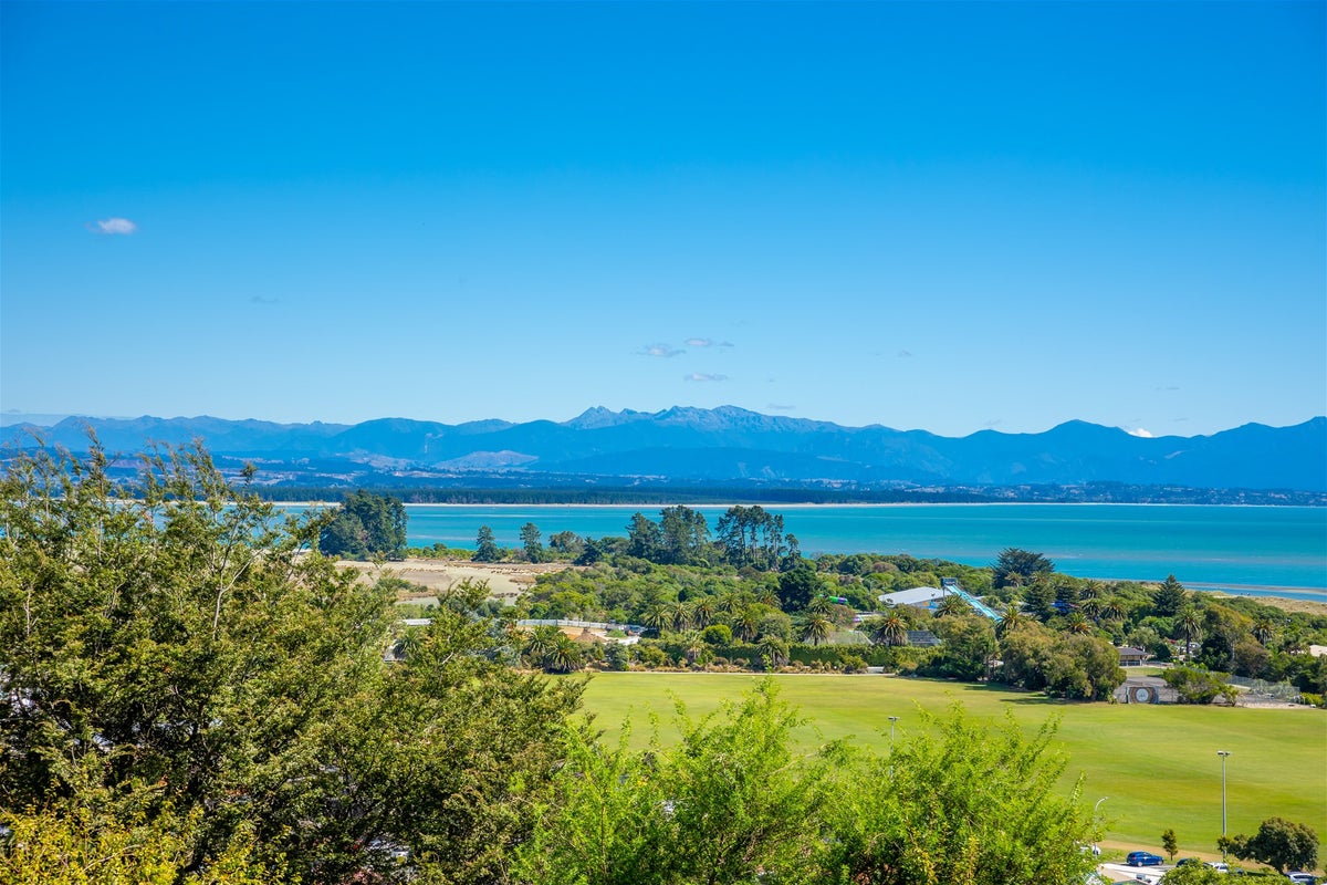 24 Champion Terrace, Moana, Nelson - Carousel 3