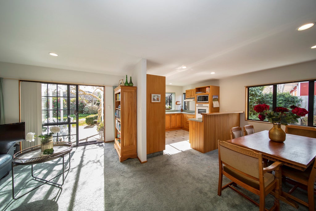 11 Kinross Drive, Merrilands, New Plymouth - Carousel 2